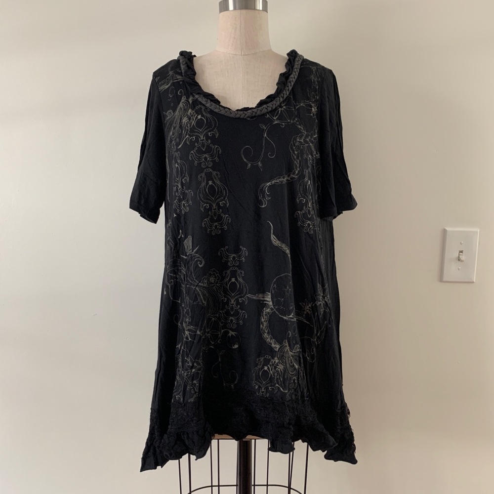 H.Naoto great top with open back